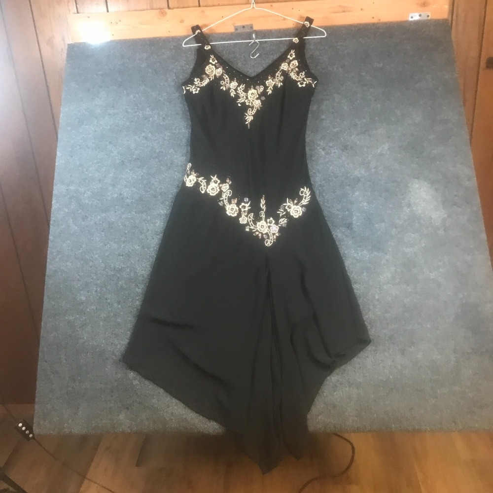 R&M Richards Midi Dress Womens 16 Black Gold Floral Embroidered Handkerchief Hem